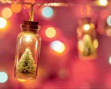 Luces de Navidad en frascos con mini árboles. ¿Cuánto consumen las luces de Navidad?