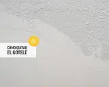 Text superpuesto sobre pared con gotele grueso, mostrando cómo quitarlo.