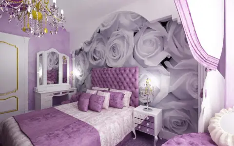 Encantadora habitación lila y blanca con papel tapiz de rosas gigantes, cama capitoné, tocador y lámparas de cristal.
